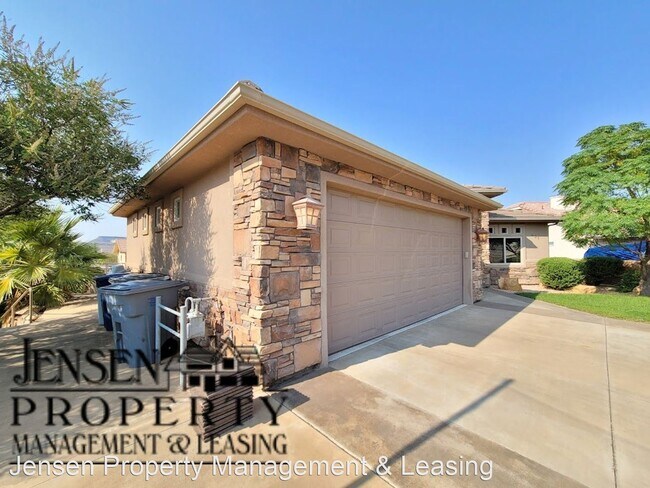 Foto del edificio - 6 br, 3.5 bath House - 431 Paintbrush Way