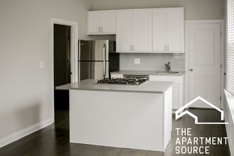 Building Photo - 3856 N Southport Ave