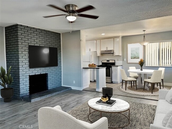 Foto del edificio - 17132 Emerald Ln
