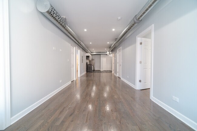 Foto del edificio - 3101 W Leland Ave