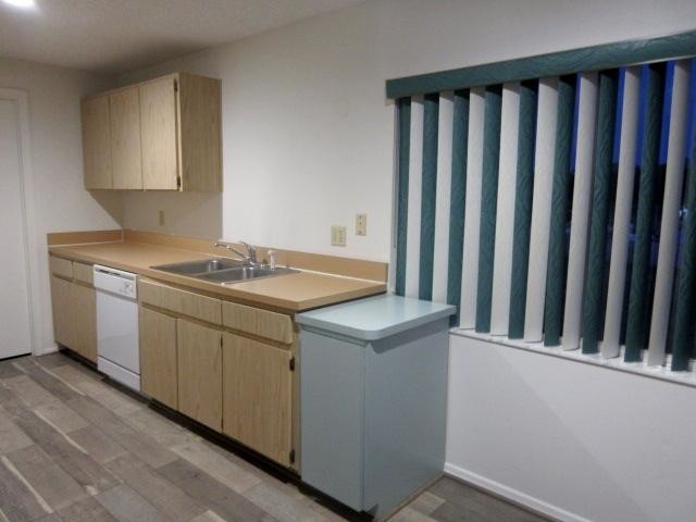 Foto del edificio - 7744 St. Andrews Blvd.