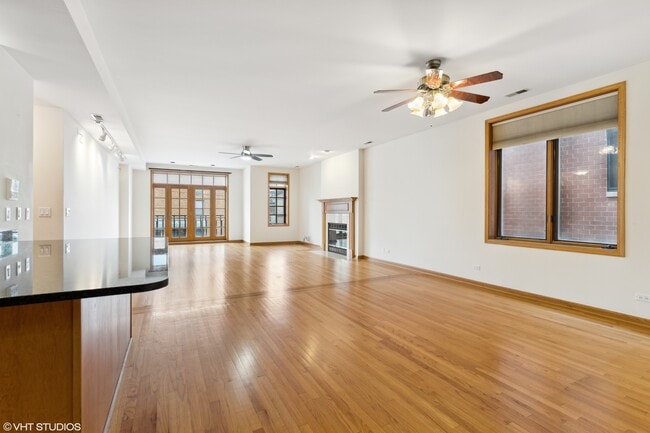 Building Photo - 2533 N Halsted St