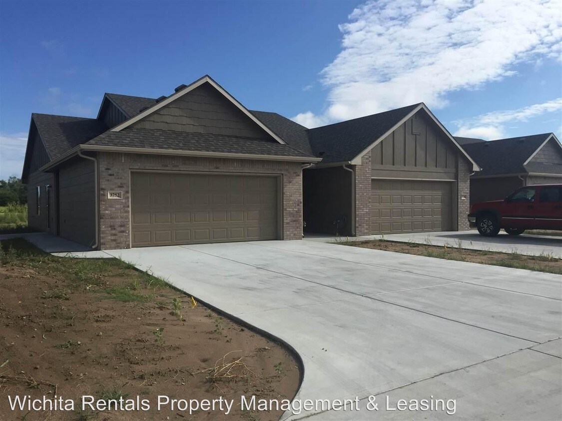Primary Photo - 3 br, 2 bath House - 2814 E. 45th Ct. N