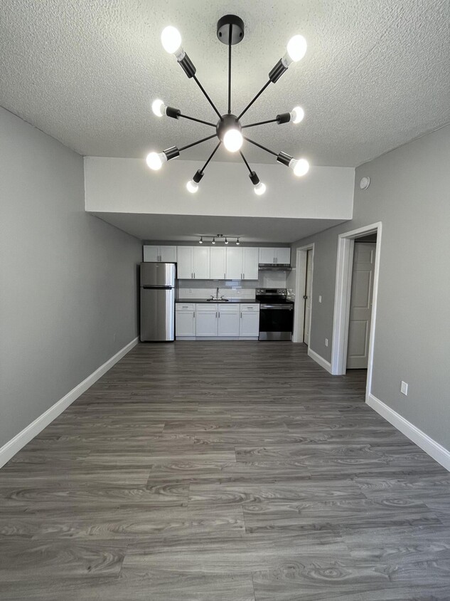 Primary Photo - 2357 Greengate Cir