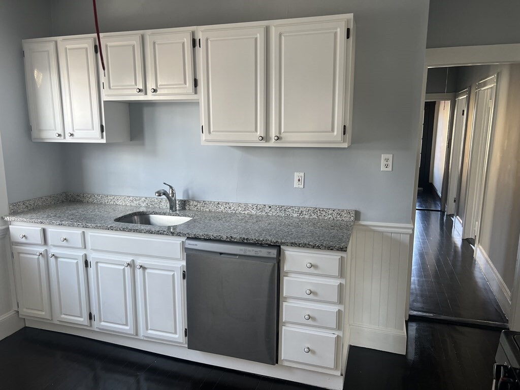 Primary Photo - 7 St Marks Rd