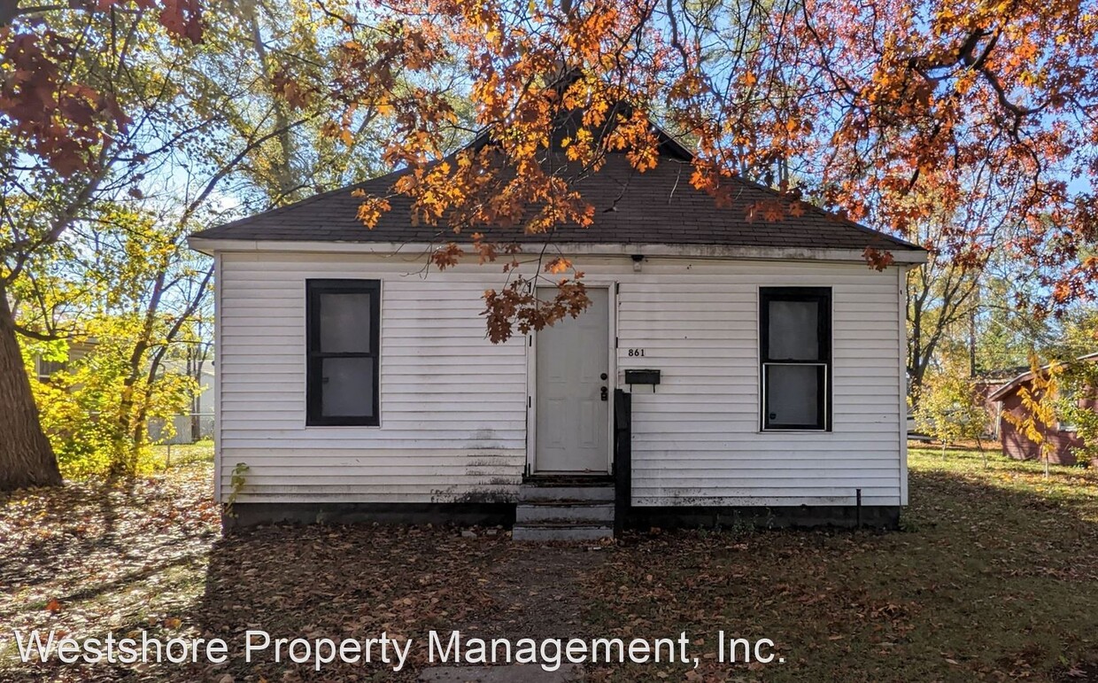 Primary Photo - 2 br, 1 bath House - 861 E. Forest Ave.