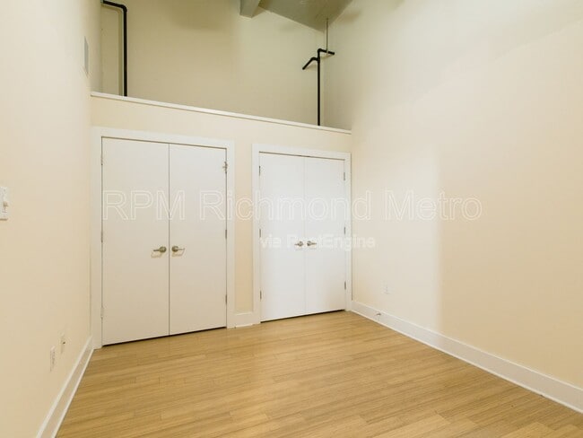 Building Photo - 815 Perry St