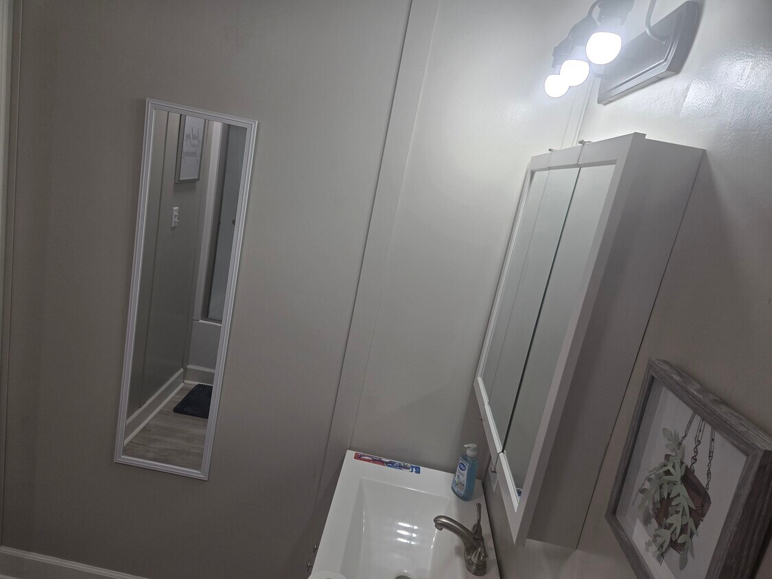 Foto del edificio - 414 Cedar Crest Ct