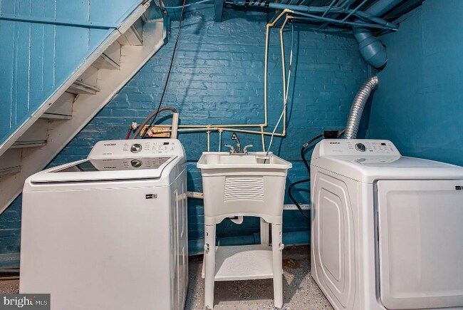 Foto del edificio - 428 N Lakewood Ave