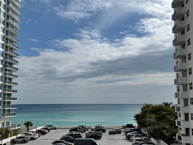 Building Photo - 3001 S Ocean Dr