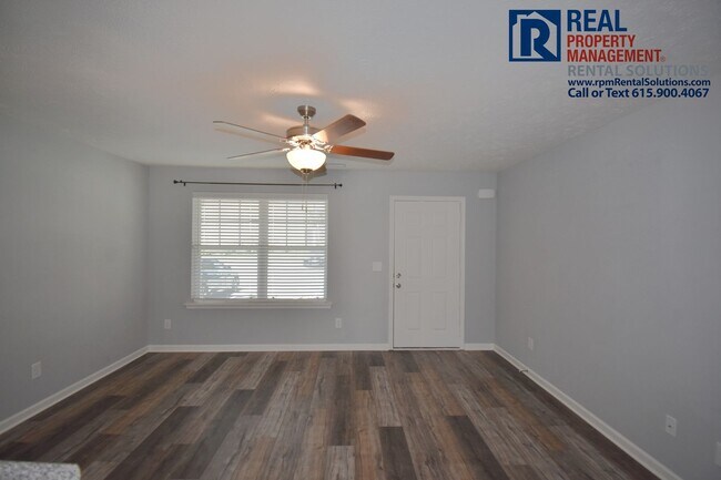 Building Photo - Adorable end unit 2BR/2.5BA townhome by MT...