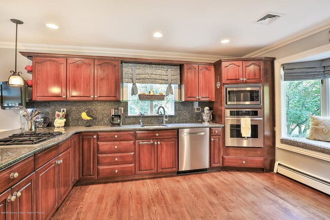 Foto del edificio - 120 Clover Hill Rd