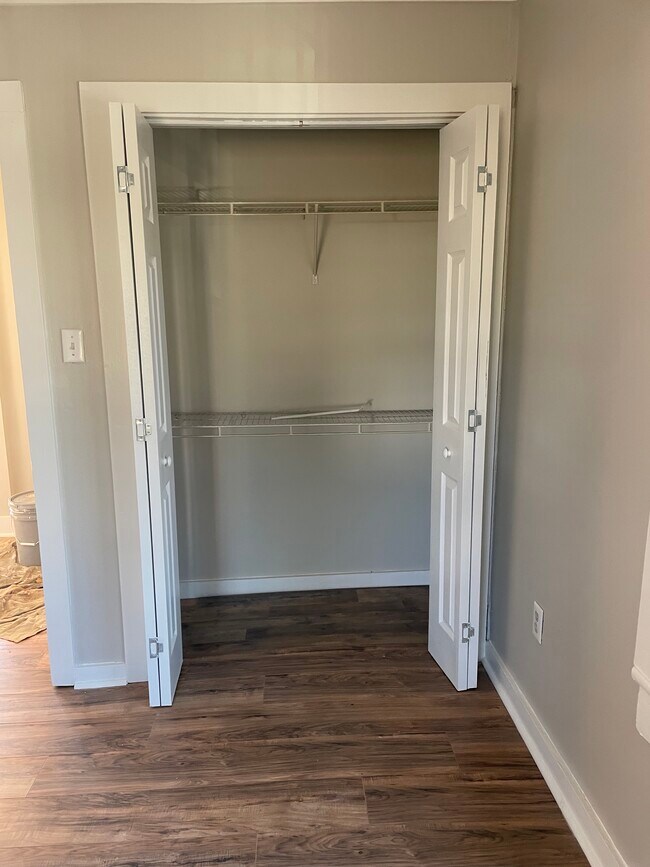 Armario del dormitorio - 117 Depot St