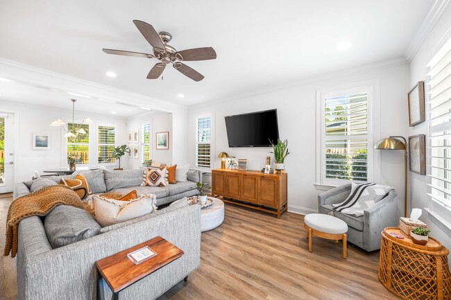 Foto del edificio - 229 Windrow Way