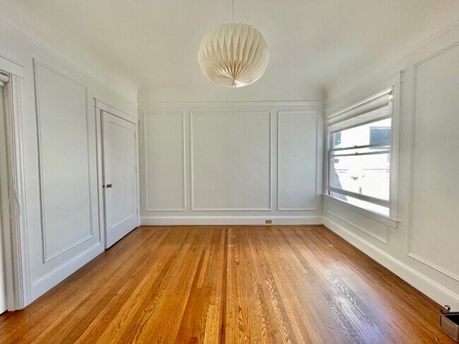 Building Photo - OPEN HOUSE SUNDAY MAY 4 FROM 2PM TO 3PM