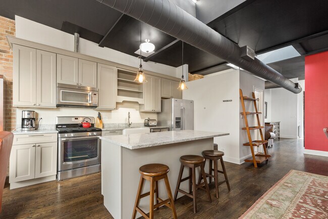 Foto del edificio - 1214 W Belmont Ave