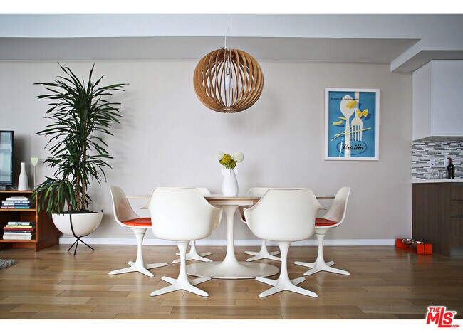 Foto del edificio - 1211 N Garbo Ln