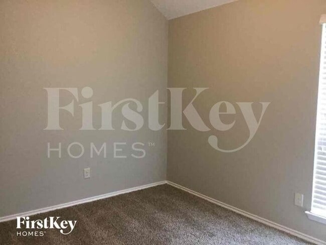 Building Photo - 1217 Lake Worth Trl