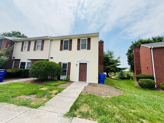 Foto del edificio - 2424 Ridge Rd