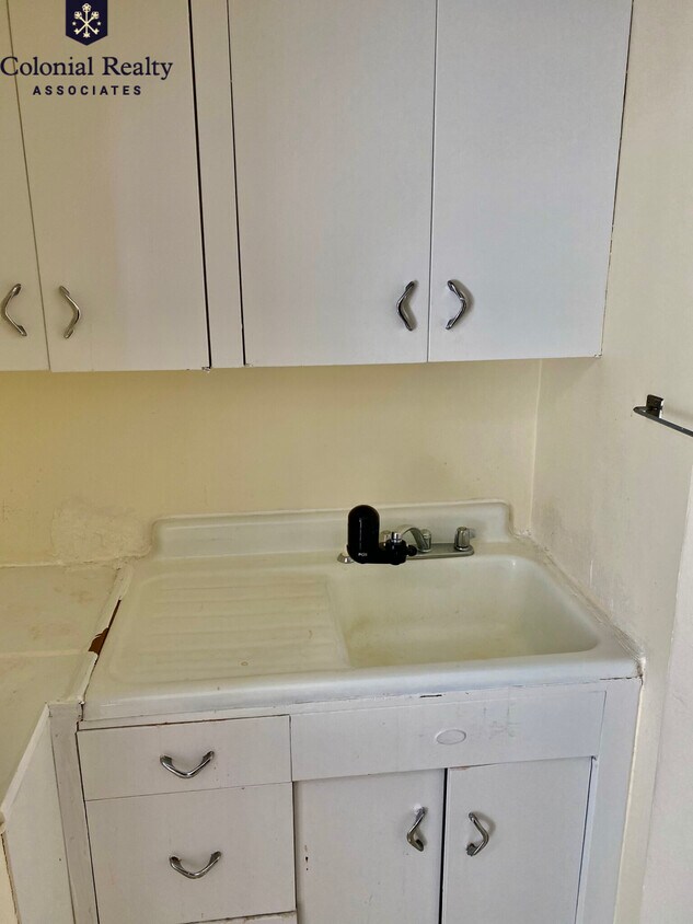 1557 Beacon St Unit 4, Brookline, MA 02446 Condo for Rent in