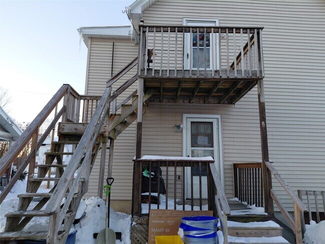 Foto del edificio - 330 Conklin Ave