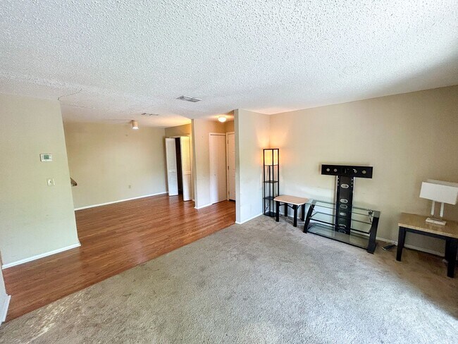 Foto del edificio - 3705 SW 27th St