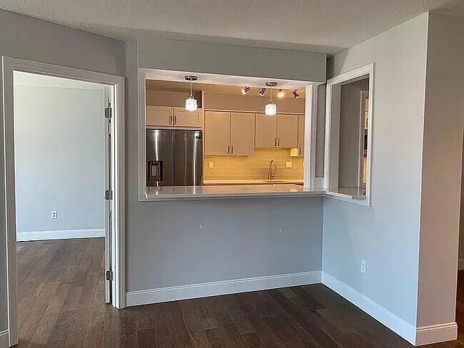 Foto del edificio - 20 Hammond Pond Pkwy