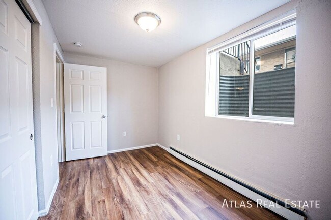 Foto del edificio - Affordable 2 Bed and 1 Bath! Newer Floorin...