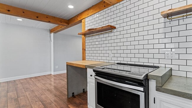 Building Photo - 3 Bedroom home in Winters