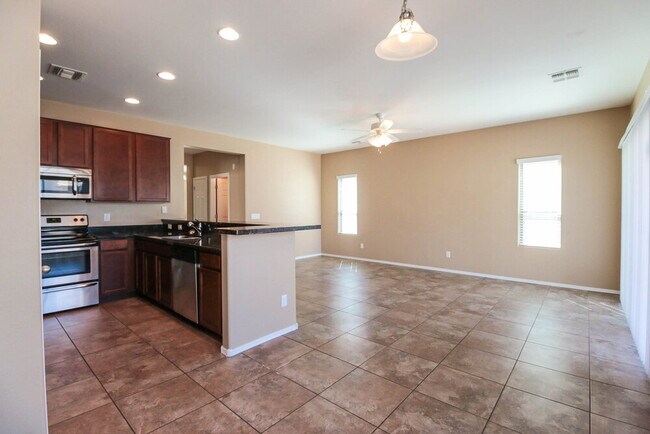 Building Photo - 7826 S 50th Dr