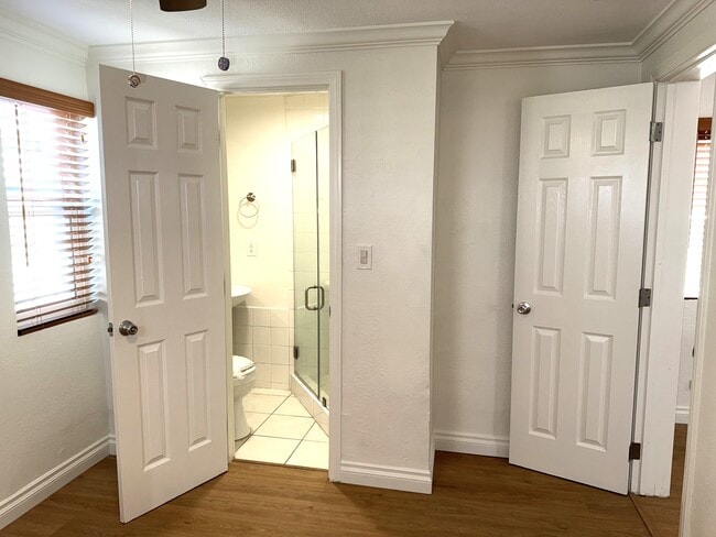 Building Photo - 128 13th St