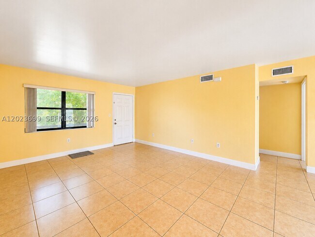 Foto del edificio - 10370 SW 220th St