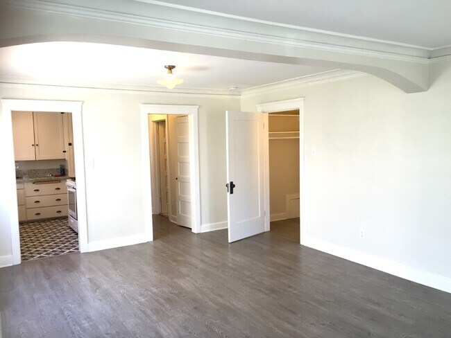 Foto del edificio - 156 S Catalina St