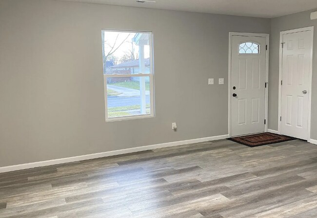 Building Photo - Newly renovated adorable 3 bedroom house c...