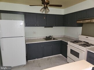 Building Photo - 2738 Island Ave