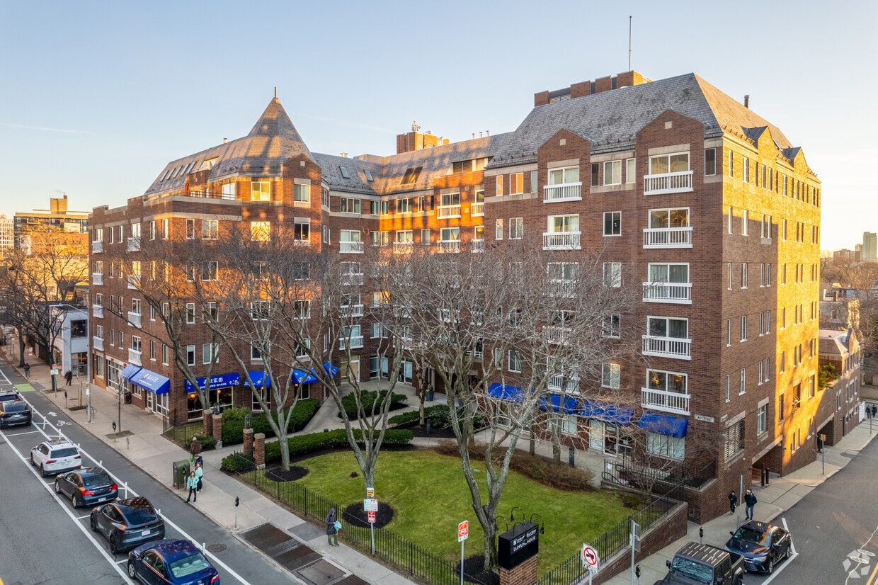 Primary Photo - Bay Square