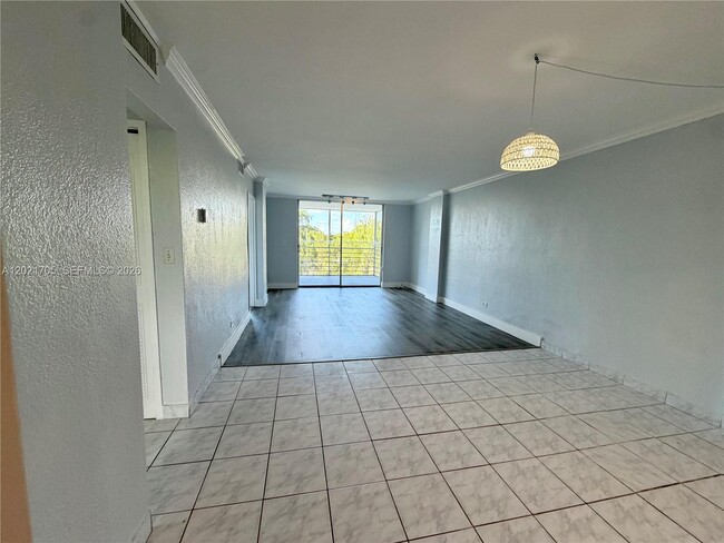 Foto del edificio - 3660 NE 166th St