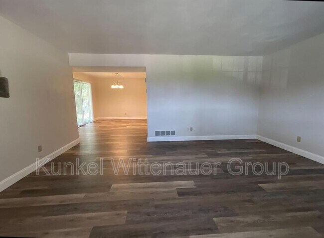 Building Photo - 713 Plankway Dr