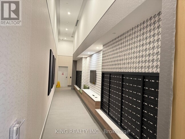 Building Photo - 1007 The Queensway