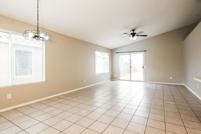 Foto del edificio - 4218 N 107th Ln