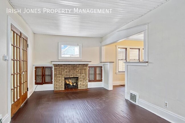 Building Photo - 343 Parkridge Ave