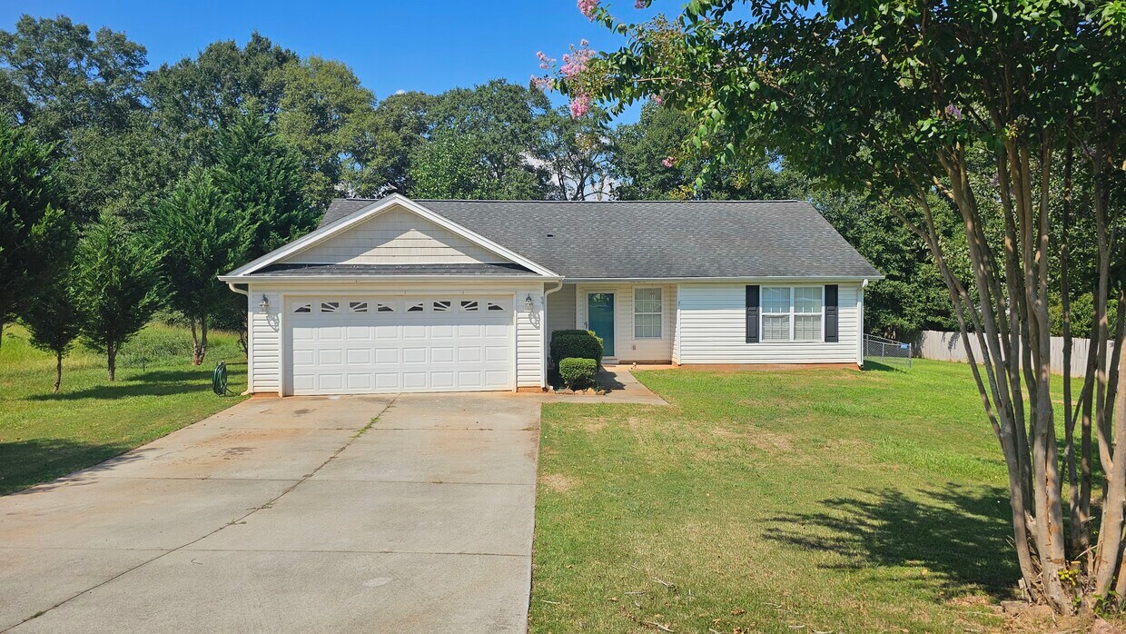 Primary Photo - 203 Turkey Trot Rd