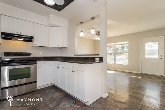 Building Photo - 10849 60th Ave N