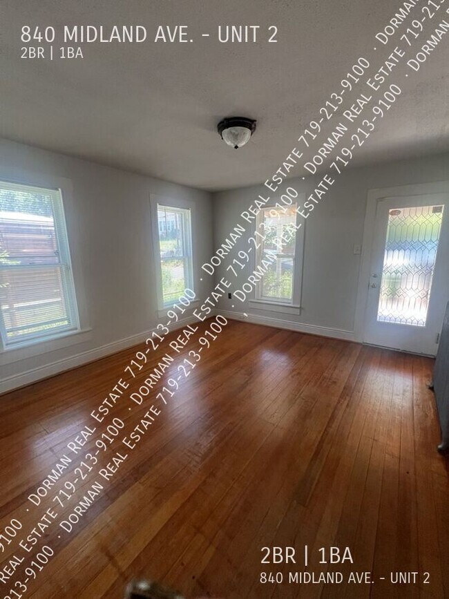 Foto del edificio - 840 Midland Ave