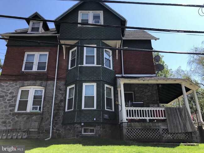 Foto del edificio - 53 Windermere Ave