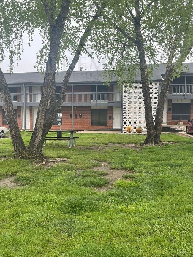 Foto del edificio - 6011 Barton Ave