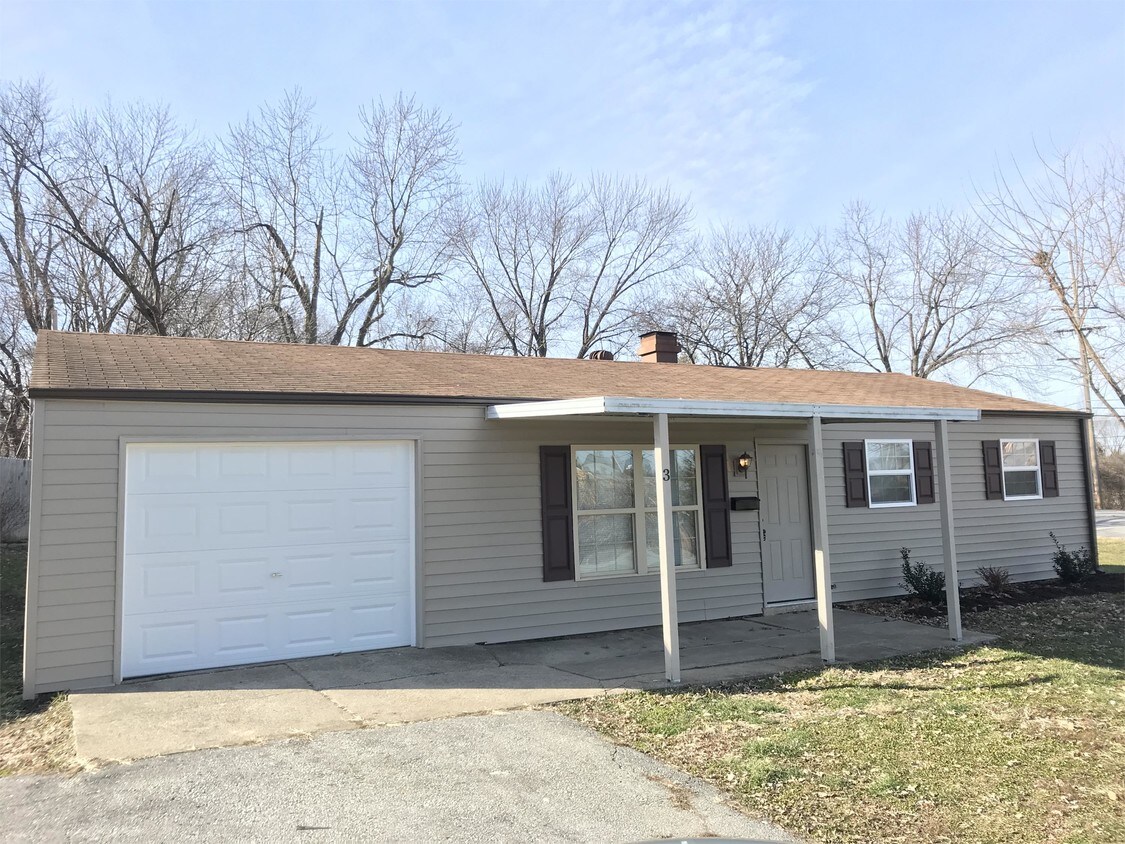 Primary Photo - 3 Foster Ln
