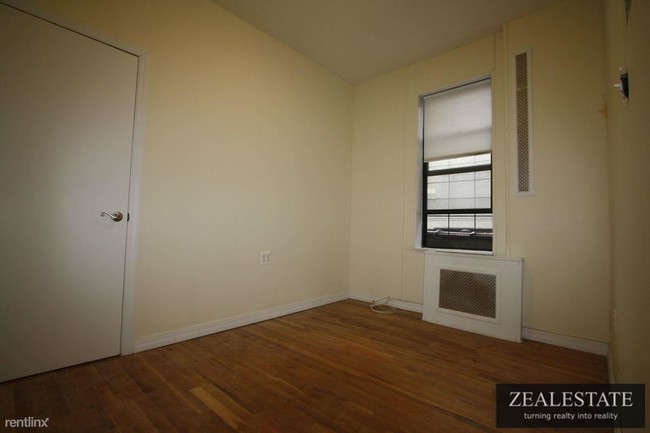 Building Photo - 647 4th Ave