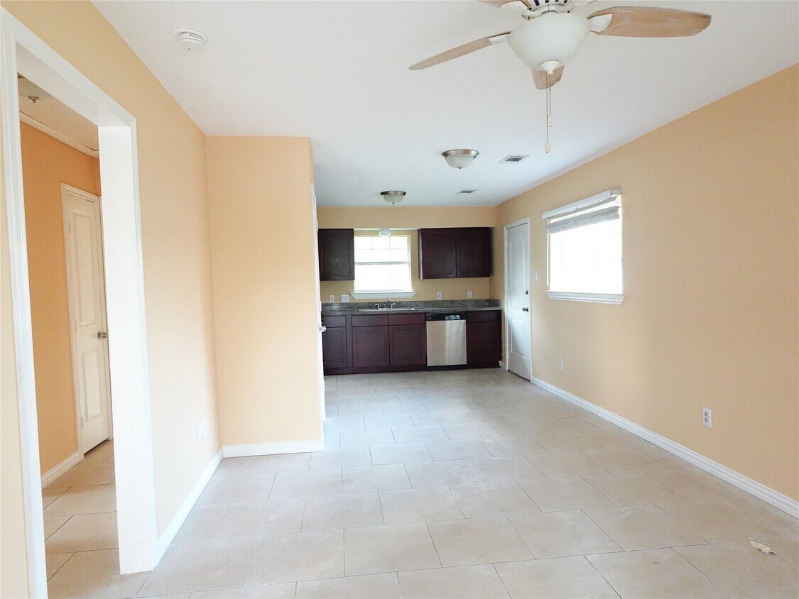 Building Photo - 4721 Denmark St