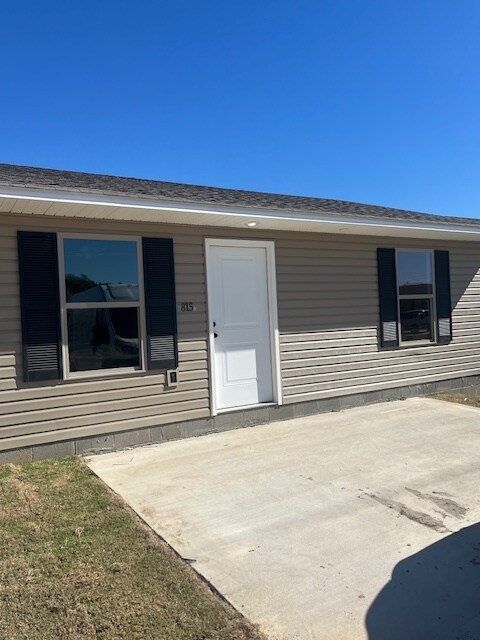 Building Photo - 814 N 8th Ave